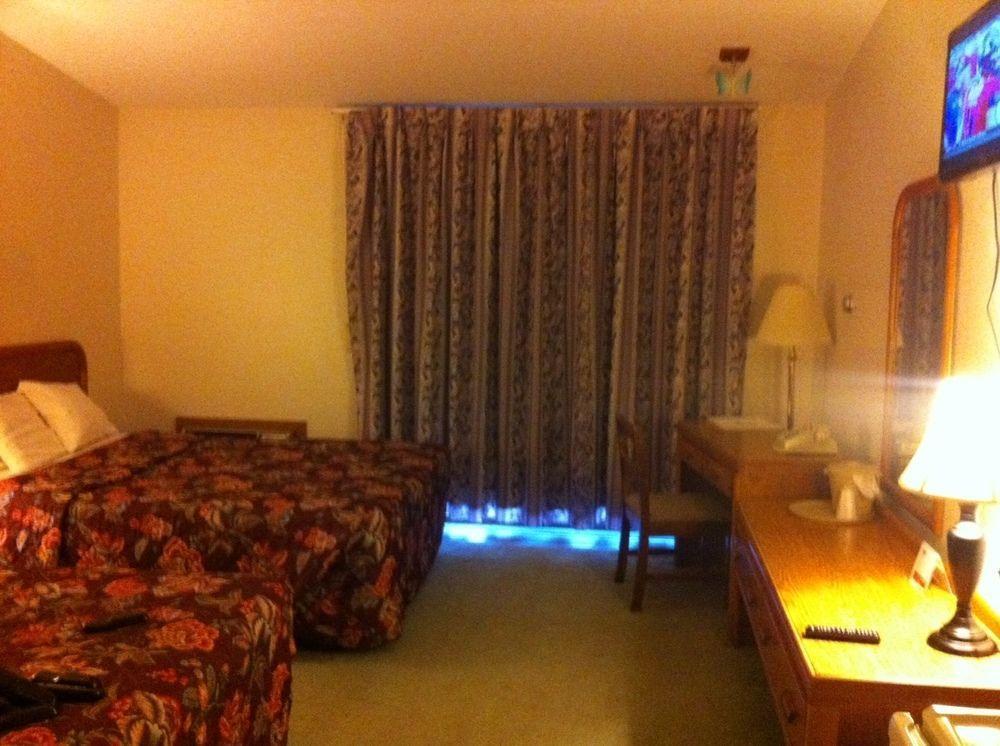 Timber Inn Motel Phillips Buitenkant foto